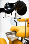 MET GK 02 Гинекологическое электроприводное кресло в комплекте со стулом врача, горчичное